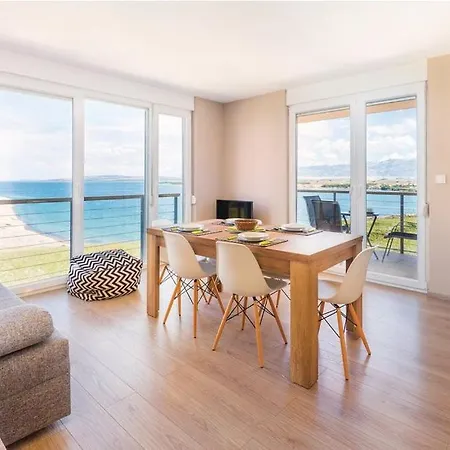 Modern Two Bedroom With Amazing Sea View And Pool *