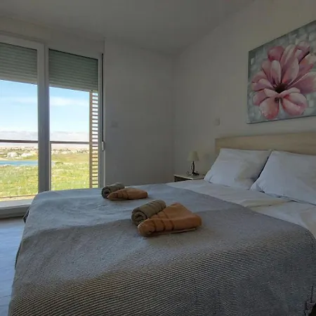 Modern Two Bedroom With Amazing Sea View And Pool *