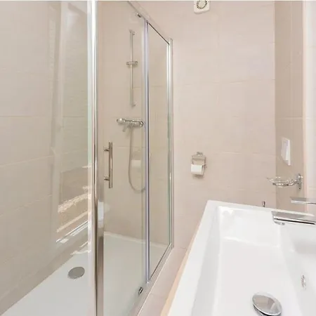 Modern Two Bedroom With Amazing Sea View And Pool *