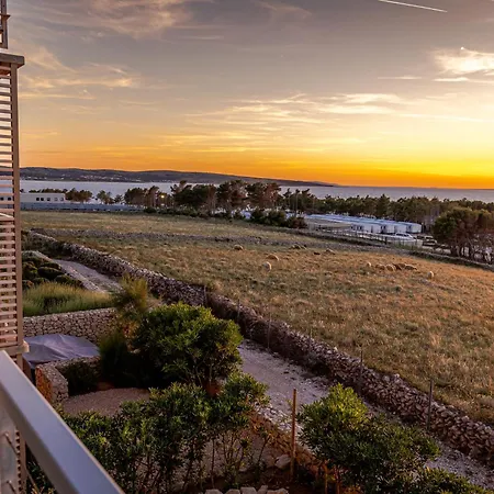 Sunset View - Modern Two Bedroom With Amazing Sea View And Pool