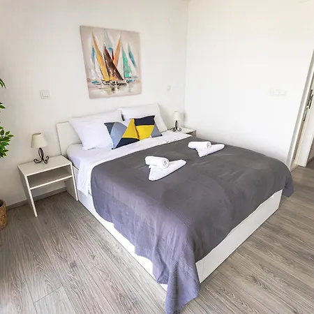 Sunset View - Modern Two Bedroom With Amazing Sea View And Pool דירה פובליאנה