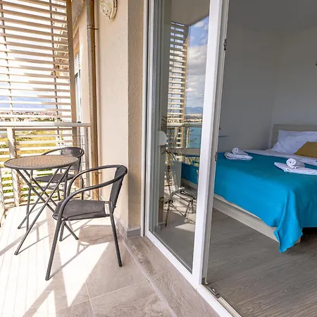 Sunset View - Modern Two Bedroom With Amazing Sea View And Pool דירה פובליאנה