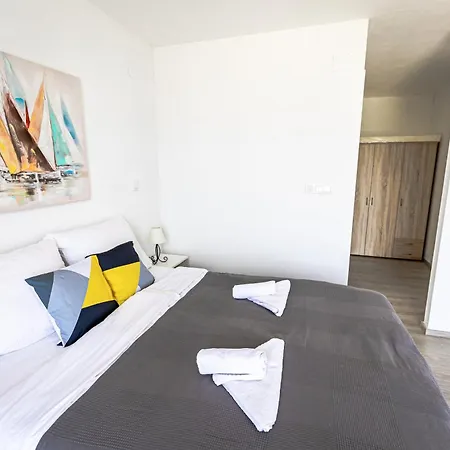 Sunset View - Modern Two Bedroom With Amazing Sea View And Pool Lejlighed *