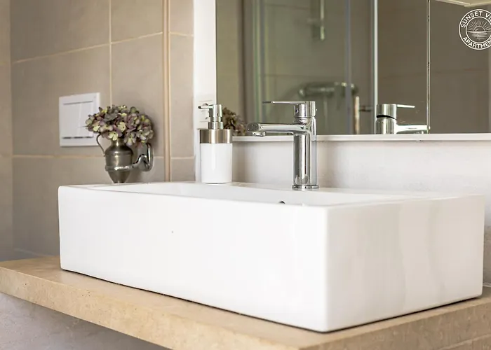 דירה Sunset View - Modern Two Bedroom With Amazing Sea View And Pool *