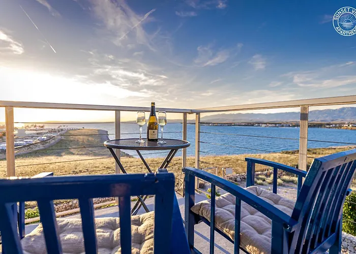 Sunset View - Modern Two Bedroom With Amazing Sea View And Pool דירה *