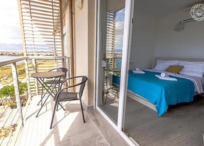 Sunset View - Modern Two Bedroom With Amazing Sea View And Pool דירה פובליאנה