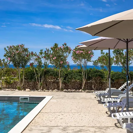 Modern Two Bedroom With Amazing Sea View And Pool Apartament Povljana