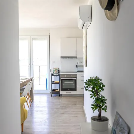 Modern Two Bedroom With Amazing Sea View And Pool Povljana