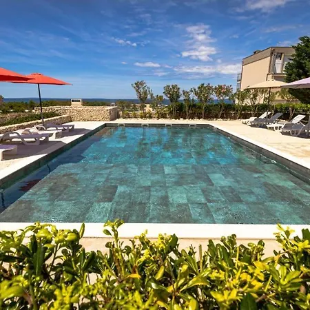 Sunset View - Modern Two Bedroom With Amazing Sea View And Pool 公寓