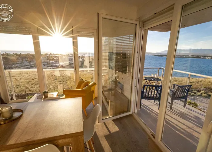 Апартаменты Sunset View - Modern Two Bedroom With Amazing Sea View And Pool *