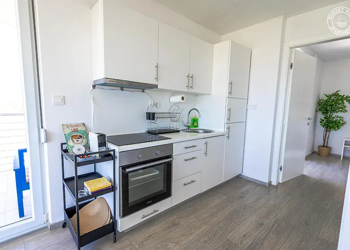 Sunset View - Modern Two Bedroom With Amazing Sea View And Pool *