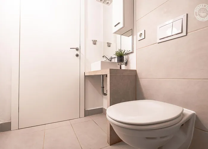 Апартаменты Sunset View - Modern Two Bedroom With Amazing Sea View And Pool